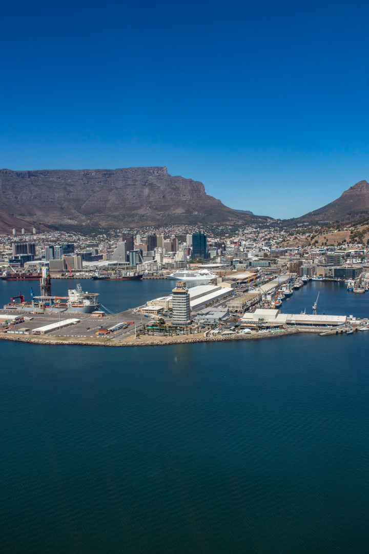 Helikopterflug über Kapstadt Helicopterflight over Cape Town Hafen